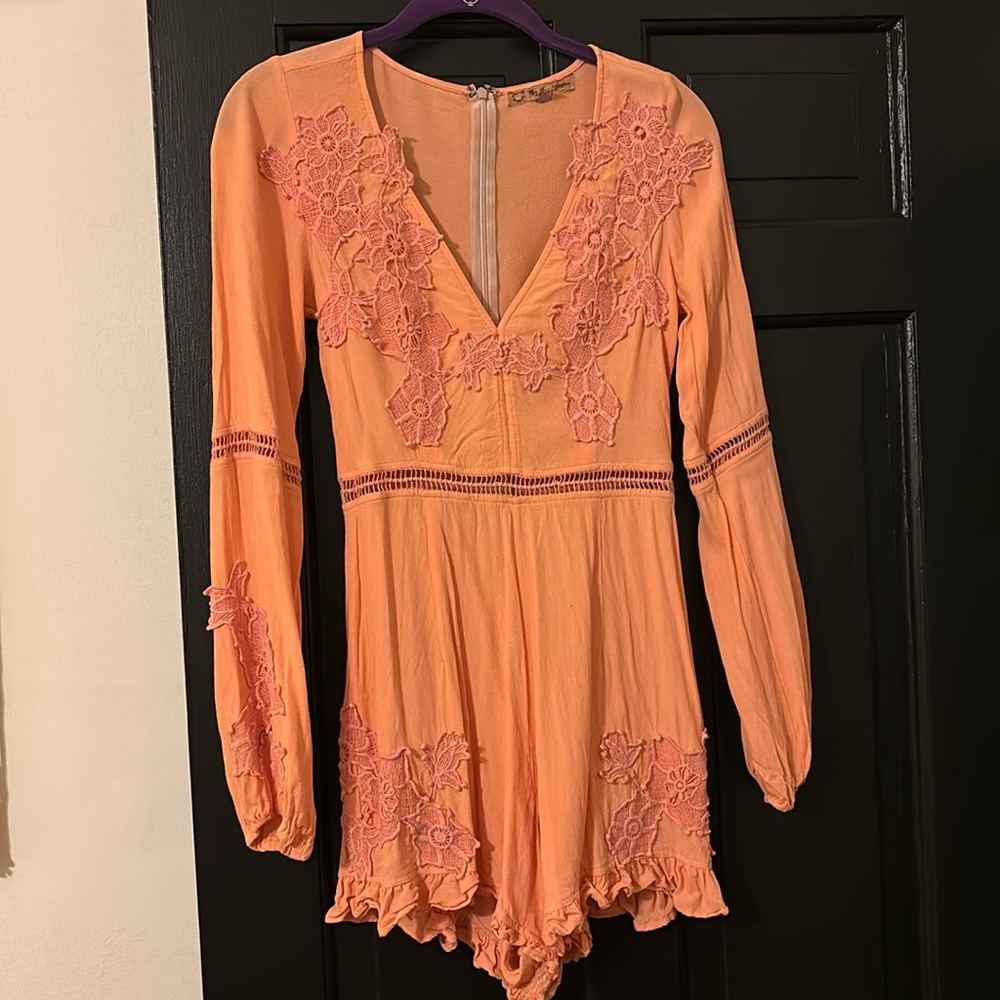 For love and lemons Peach Romper Small